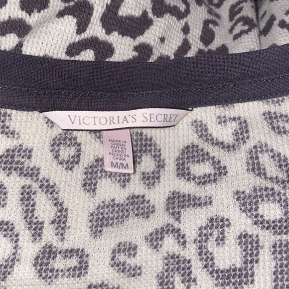 ✨ Victoria's Secret Fireside Thermal PJs Leopard Top✨ - Picture 5 of 7